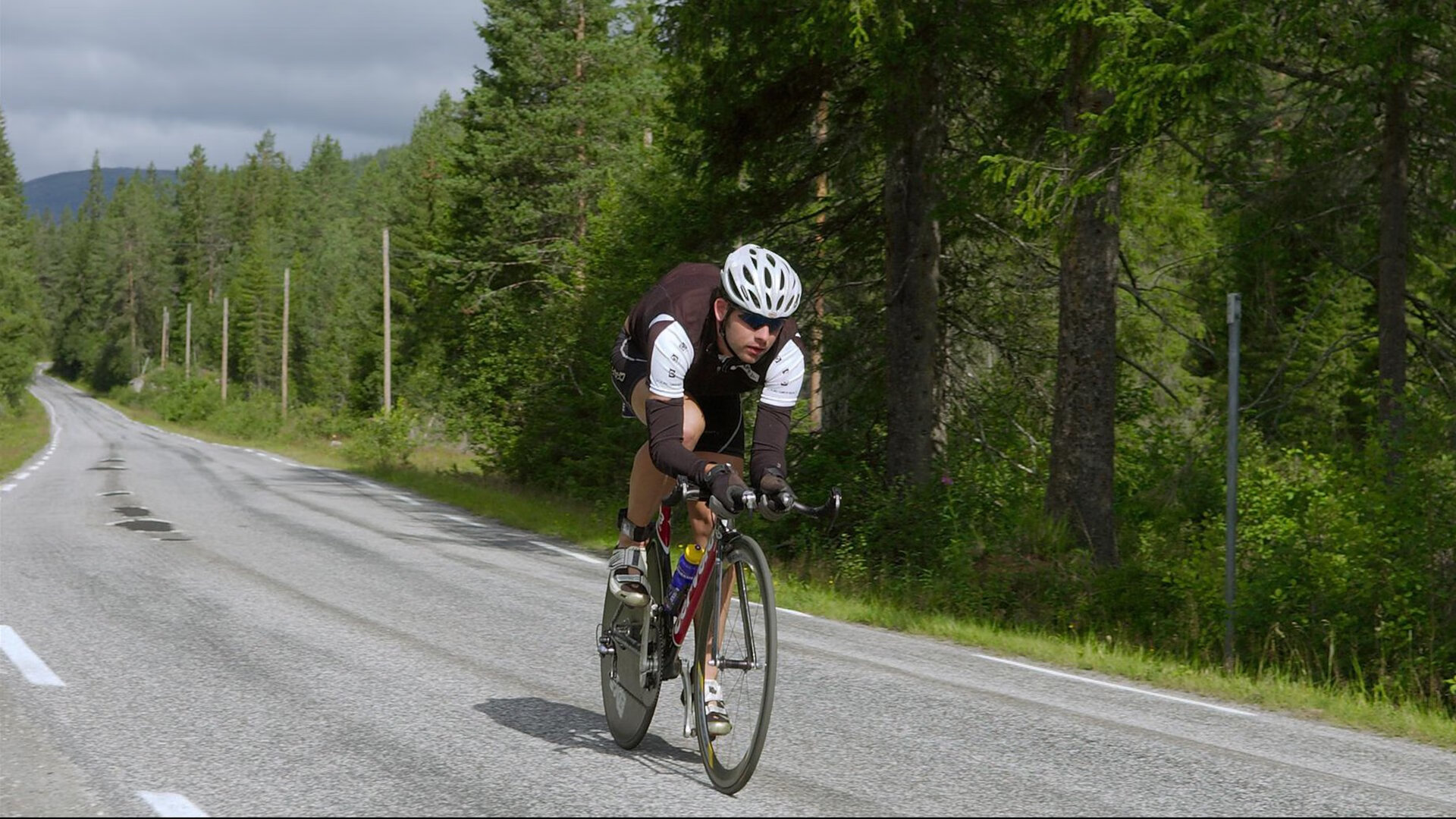 科技助力无人机竞速，未来运动新趋势，无人机 未来